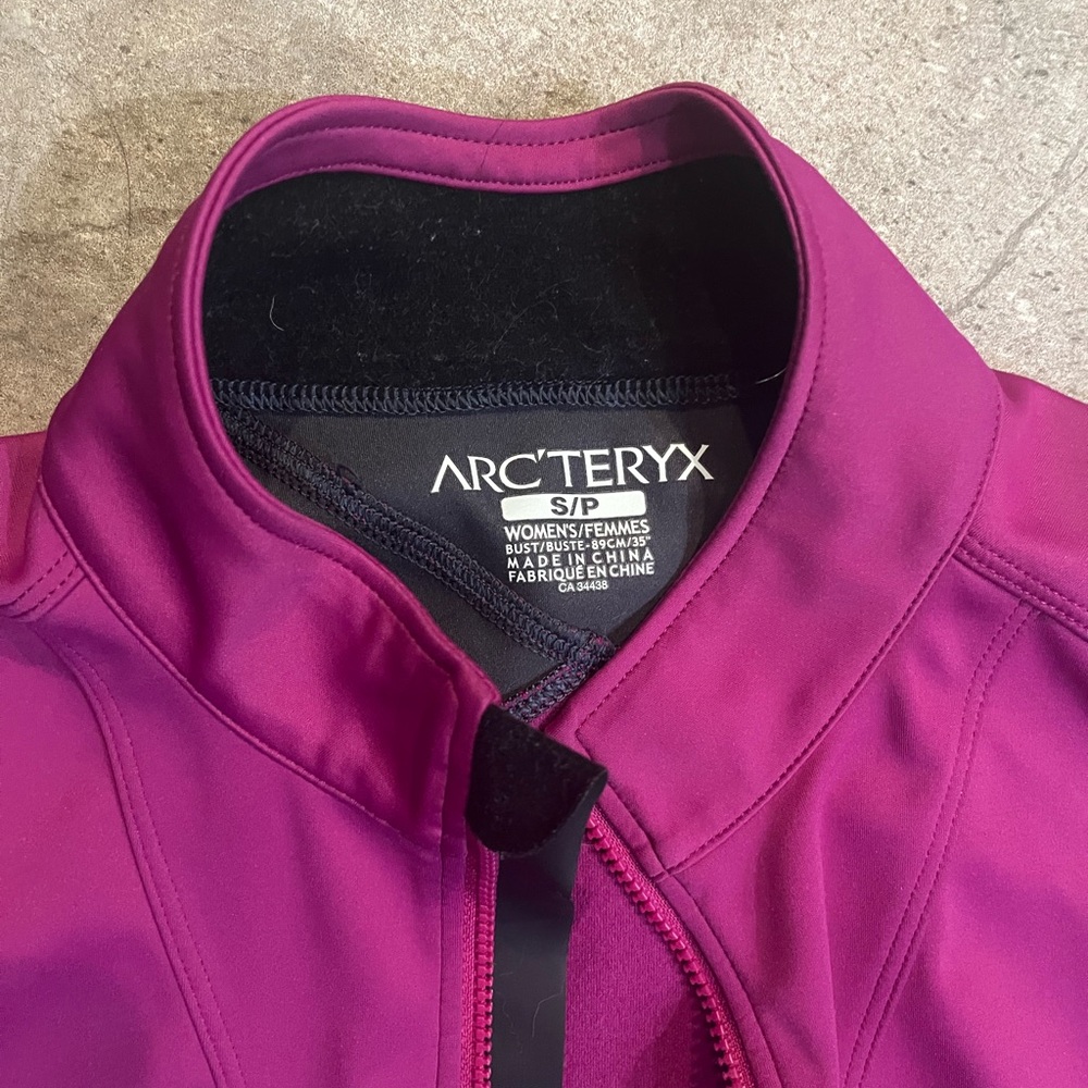 Arcteryx Windstopper Softshell - Small - image 3